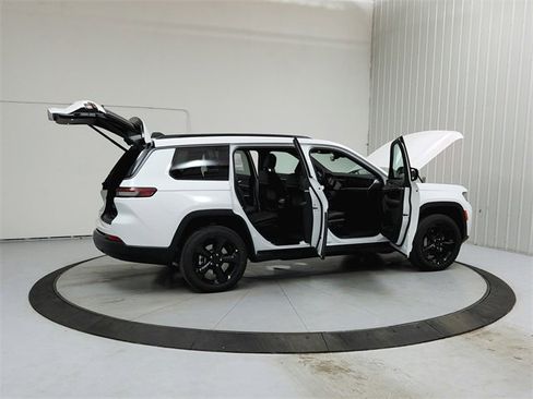 New 2026 Jeep Grand Cherokee L Limited image 16