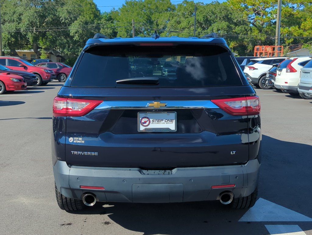 Used 2020 Chevrolet Traverse LT w/ LT Premium Package FWD image 6
