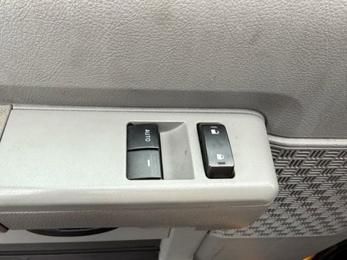 Used 2022 Ford E-350 and Econoline 350 Super Duty RWD image 16