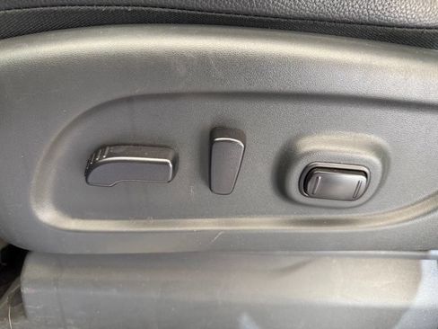 Used 2024 Nissan Titan PRO-4X w/ Pro-4x Convenience Package AWD/4WD image 17