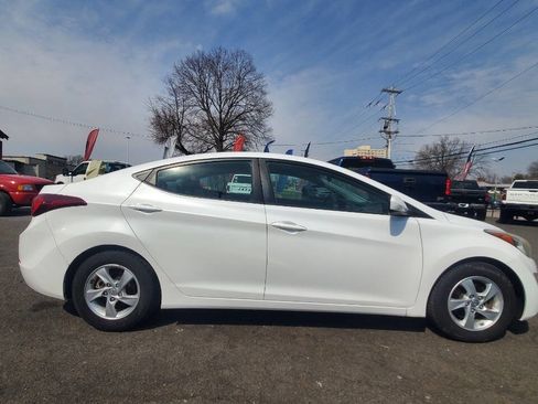 Used 2015 Hyundai Elantra SE image 6