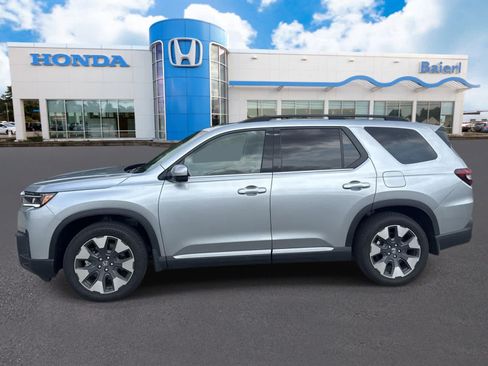 Used 2026 Honda Pilot Touring image 2