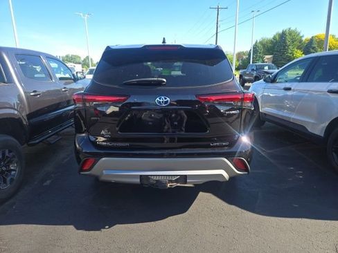 Used 2021 Toyota Highlander Limited AWD/4WD image 5