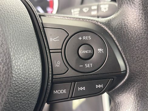 Used 2025 Toyota RAV4 LE AWD/4WD image 30