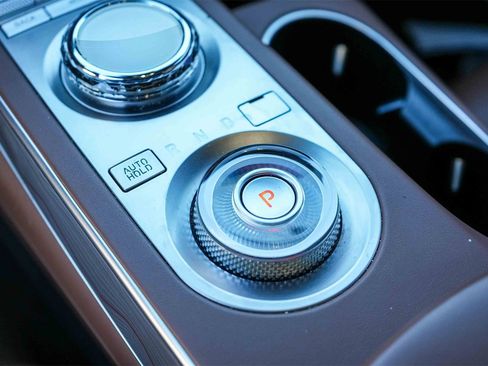 Used 2023 Genesis GV70 2.5T w/ Advanced Package image 19