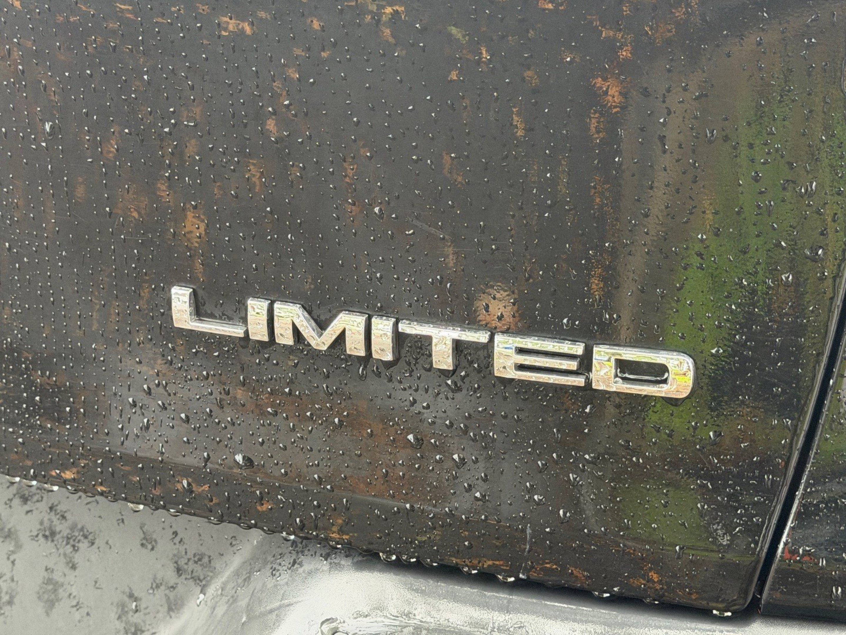 Used 2018 Jeep Cherokee Limited FWD image 10