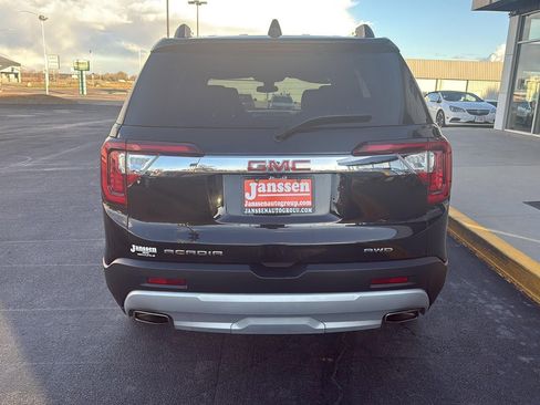 Used 2023 GMC Acadia SLE w/ Driver Convenience Package image 3