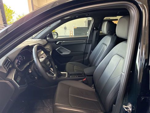 Used 2024 Audi Q3 2.0T Premium AWD/4WD image 3