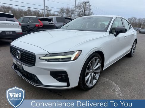 Certified 2021 Volvo S60 T5 Momentum w/ Climate Package image 4