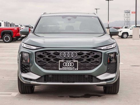 New 2026 Audi Q3 quattro 2.0T AWD/4WD image 2
