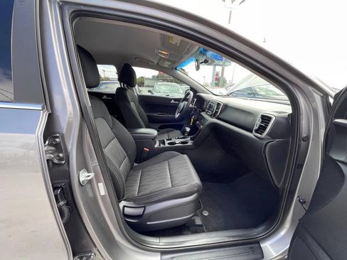 Used 2017 Kia Sportage LX AWD/4WD image 10