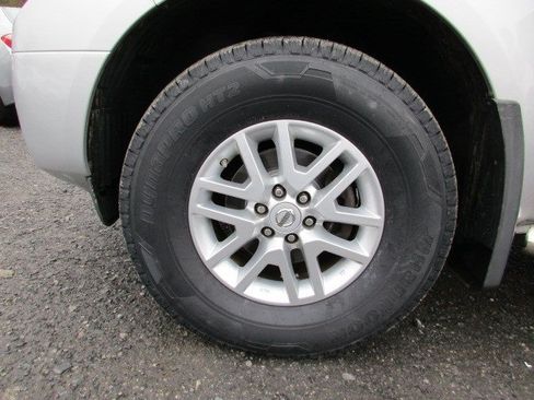 Used 2014 Nissan Frontier SV w/ SV Value Truck Package AWD/4WD image 16