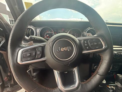 Used 2022 Jeep Wrangler Unlimited Rubicon w/ Dual Top Group AWD/4WD image 15