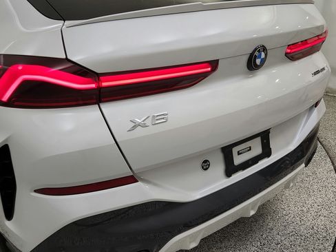 Used 2022 BMW X6 xDrive40i w/ M Sport Package AWD/4WD image 29