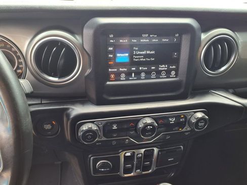 Used 2020 Jeep Wrangler Unlimited Sahara AWD/4WD image 7