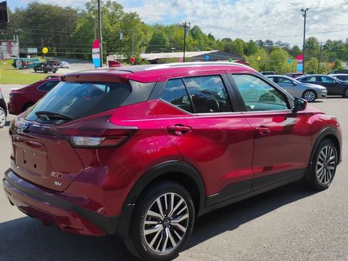 Used 2022 Nissan Kicks SV FWD image 5