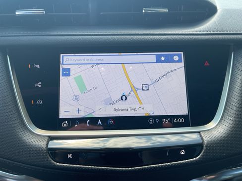 Used 2023 Cadillac XT5 Sportv w/ Technology Package AWD/4WD image 25
