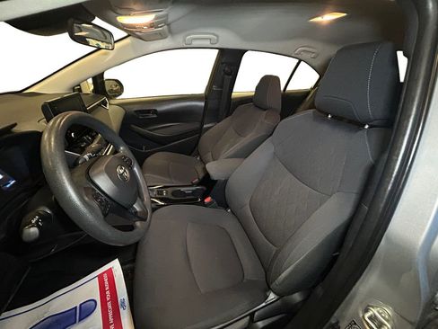 Used 2022 Toyota Corolla LE w/ LE Convenience Package image 9