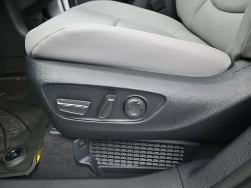 New 2026 Toyota Sienna XLE image 11