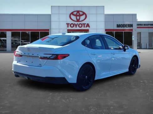 Certified 2025 Toyota Camry SE image 6