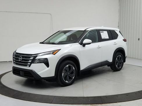 Used 2025 Nissan Rogue SV FWD image 3