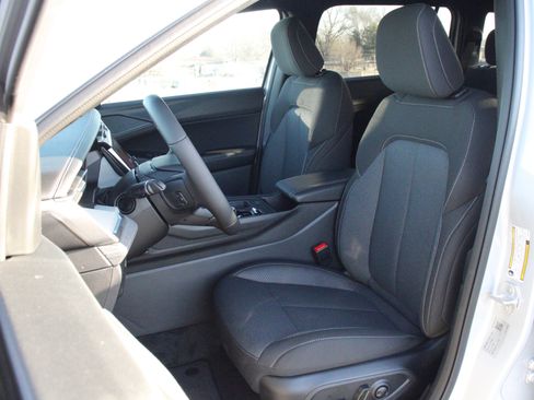 New 2026 Jeep Cherokee Laredo image 5