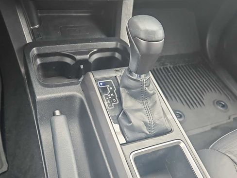 Used 2022 Toyota Tacoma TRD Sport image 22