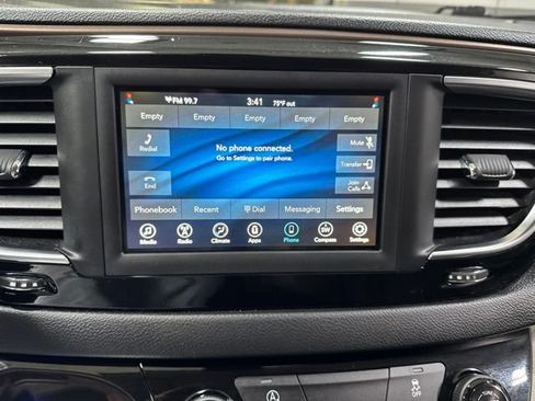 Used 2020 Chrysler Voyager LX FWD image 20
