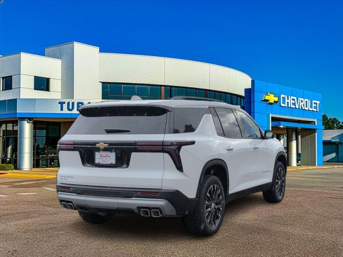 New 2026 Chevrolet Traverse LT w/ Sun and Wheel Package FWD image 6