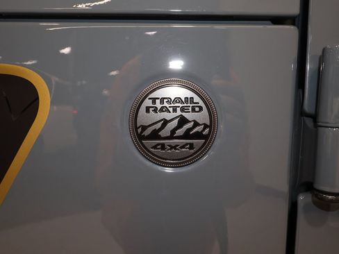Used 2025 Jeep Wrangler Sport AWD/4WD image 30