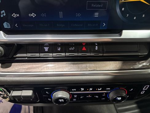 Used 2024 Chevrolet Silverado 2500 LTZ image 32