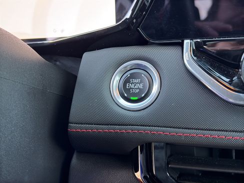 Used 2024 Chevrolet Colorado Z71 w/ Z71 Convenience Package 2 image 21