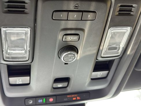Used 2024 Chevrolet Tahoe Z71 AWD/4WD image 37