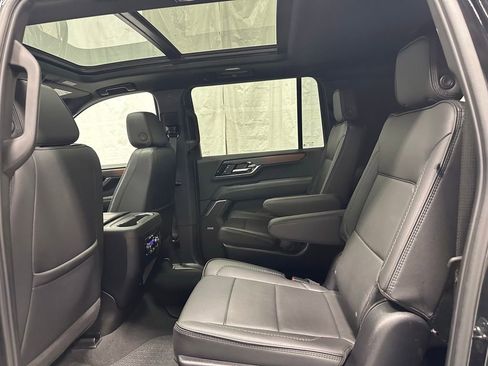 Used 2025 GMC Yukon XL Denali w/ Sun & Power Step Package AWD/4WD image 43