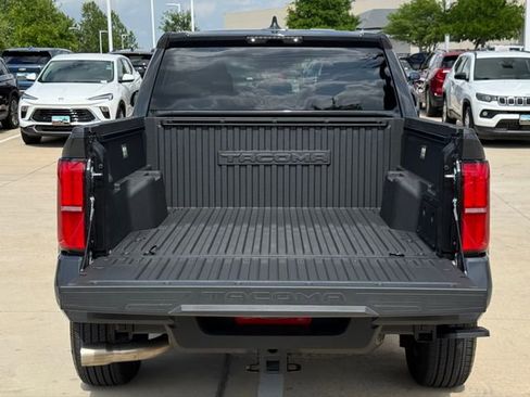 Used 2025 Toyota Tacoma TRD Sport AWD/4WD image 29