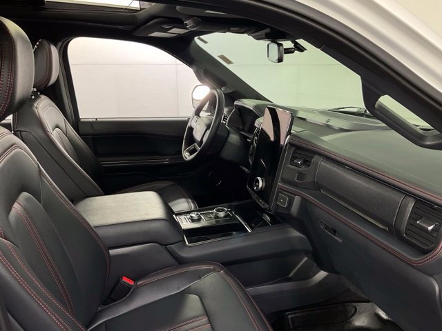 Used 2023 Ford Expedition Limited AWD/4WD image 32