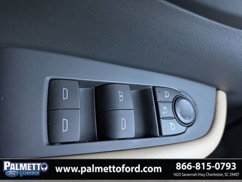 Used 2025 Buick Enclave Preferred FWD image 26