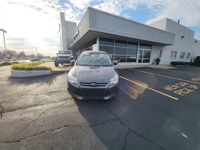 Used 2014 Ford Focus SE w/ SE Winter Package FWD image 5