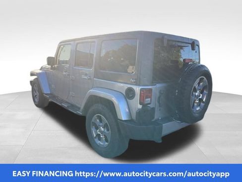 Used 2017 Jeep Wrangler Unlimited Sahara AWD/4WD image 6