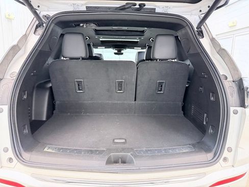 Used 2024 Buick Enclave Avenir AWD/4WD image 34