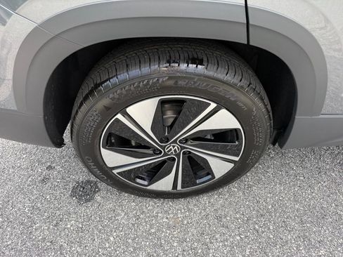 New 2026 Volkswagen Taos SE AWD/4WD image 23