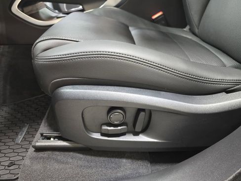 Used 2023 Jaguar F-PACE S image 29