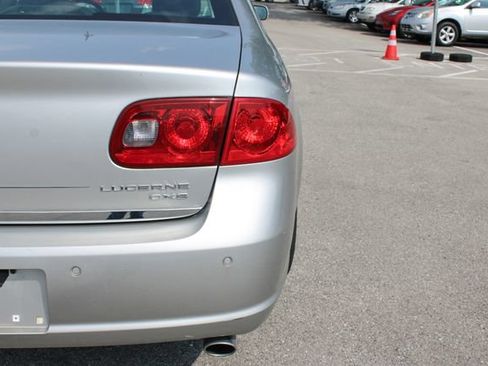 Used 2007 Buick Lucerne CXS w/ Driver Confidence Package FWD image 41
