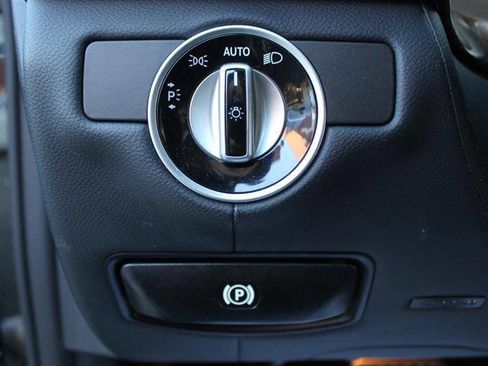 Used 2015 Mercedes-Benz CLS 550 w/ Premium Package image 19