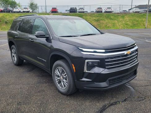 New 2026 Chevrolet Traverse LT w/ Driver Confidence Package FWD image 16