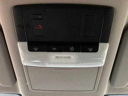 Used 2025 Nissan Rogue SV FWD image 17
