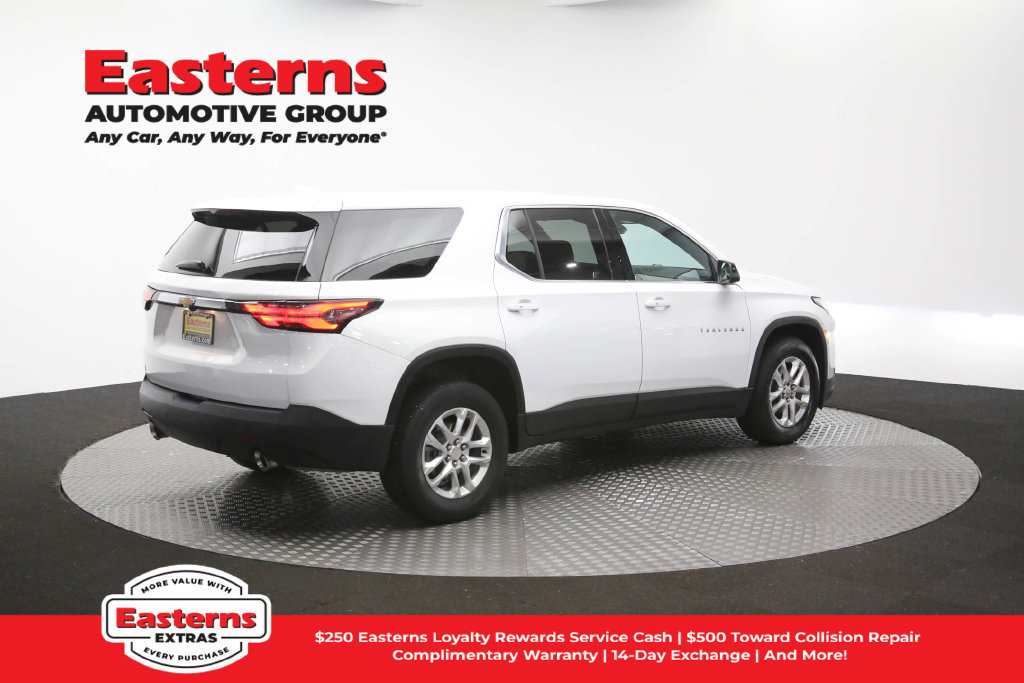Used 2023 Chevrolet Traverse LS FWD image 40
