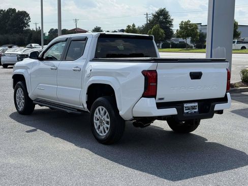 Used 2026 Toyota Tacoma SR5 RWD image 4