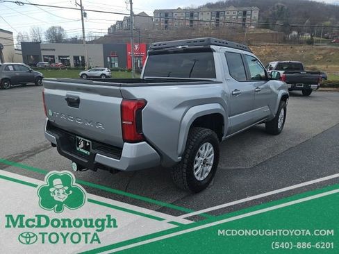 Used 2026 Toyota Tacoma SR5 AWD/4WD image 8