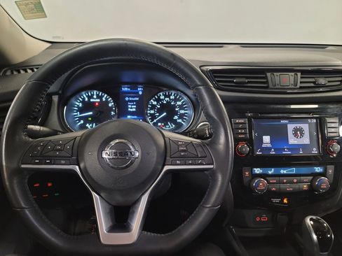 Used 2019 Nissan Rogue SV image 9